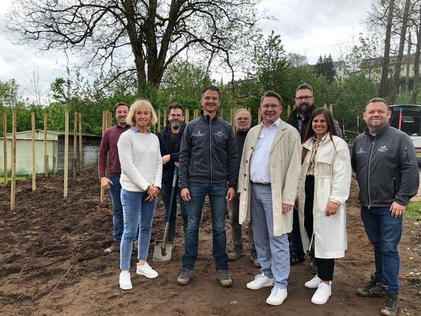 Gartenschau und Oberkircher Winzer legen Weinberg im Gartendorf an